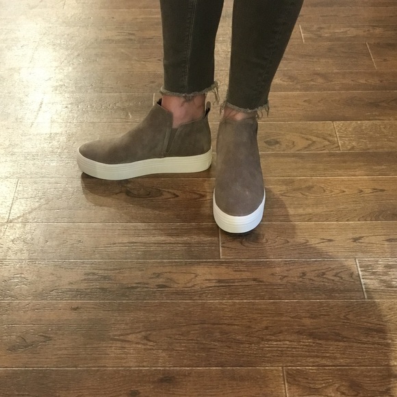 NEW Tate Sneaker Taupe - Picture 5 of 7